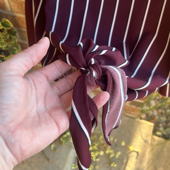 Mittoshop Ladies XL Burgundy w/white & black striped front tie blouse - Picture 5 of 9